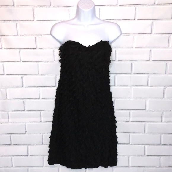 black sweetheart neckline dress